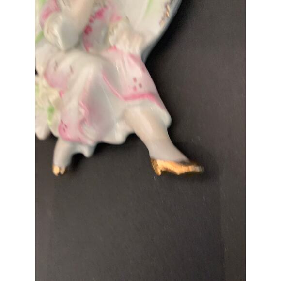 Vintage Thames Japan Wall Plaque Hanging 8075 Girl Woman Sitting 7"h x 5"w - Picture 4 of 8